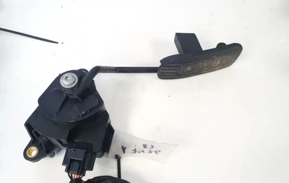 Nissan Micra Accelerator throttle pedal 2357b
