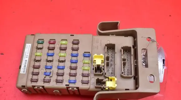 Subaru Legacy Fuse box set 82201AJ000