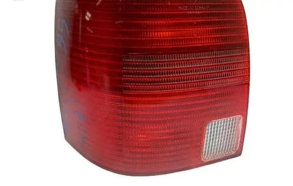 Volkswagen PASSAT B5 Rear/tail lights 3B9945257-KASACJA 3B9945257