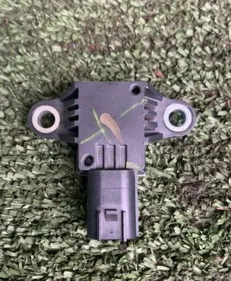 Mazda 3 III Airbag deployment crash/impact sensor GMC857KC0A 11242016 7C99CDE1