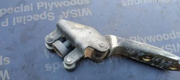 Volkswagen Transporter - Caravelle T4 Sliding door upper roller guide/hinge 01843336A