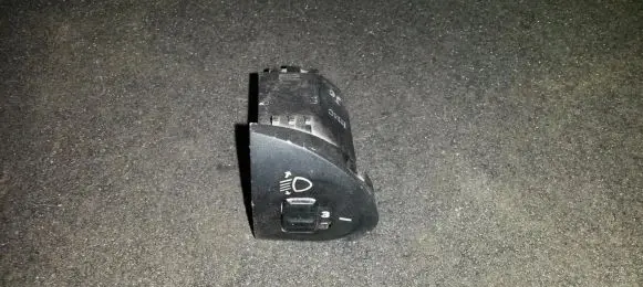 Hyundai Lantra II Headlight level height control switch Nenustatyta