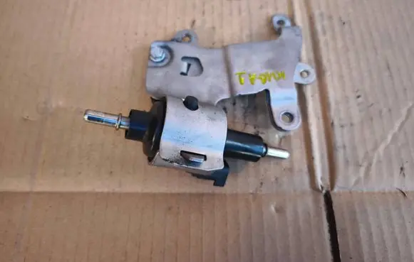 Ford Kuga II Fuel injection high pressure pump FV419A407AB