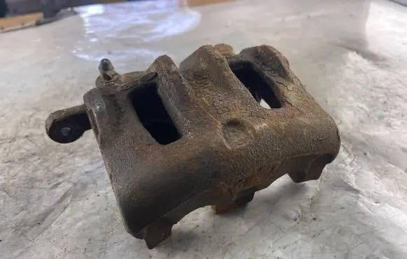 Hyundai Santa Fe Front brake caliper