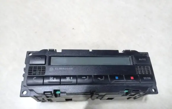 Volkswagen PASSAT B5 Climate control unit 3B1907044H