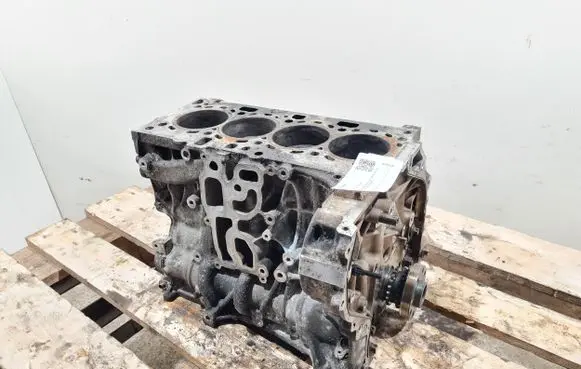 BMW 5 F10 F11 Engine block N47D20C 84638749 7810596