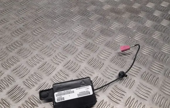 Chrysler Pacifica Aerial antenna amplifier 68186558AA