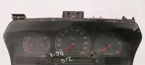Volvo V70 Speedometer (instrument cluster) 9472523 69294240T