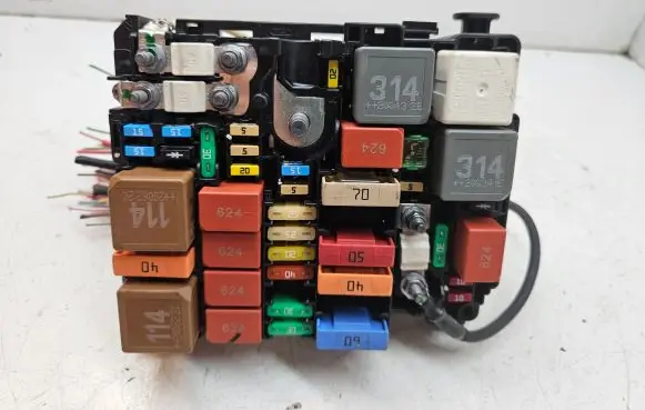 Citroen C5 Aircross Fuse module 9804848580