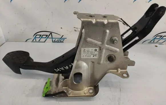 Volkswagen Touran I Brake pedal 1T1721057P 77787000462