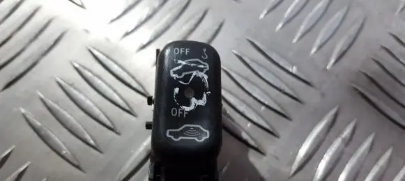 Mercedes-Benz E W210 Alarm switch 2108201710 501593