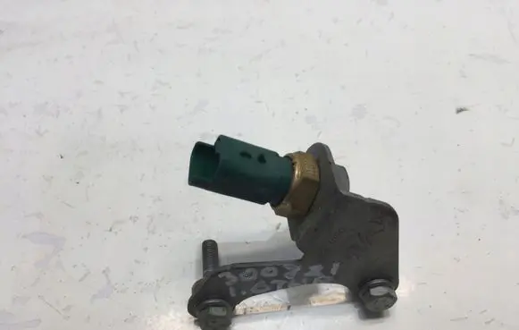 Peugeot 3008 II Coolant temperature sensor 9670340380