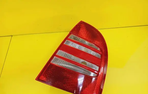 Skoda Superb B5 (3U) Rear/tail lights 3U5945096 3U5945112