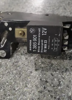 BMW 5 E34 Other control units/modules 1385901