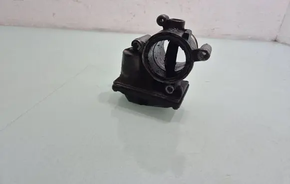Volkswagen PASSAT CC Throttle valve 03L128063AF
