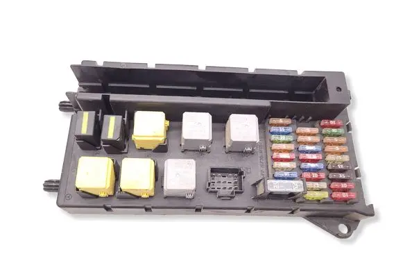 Volkswagen Crafter Fuse module 9065450201 501R11F06 ZGS0060006