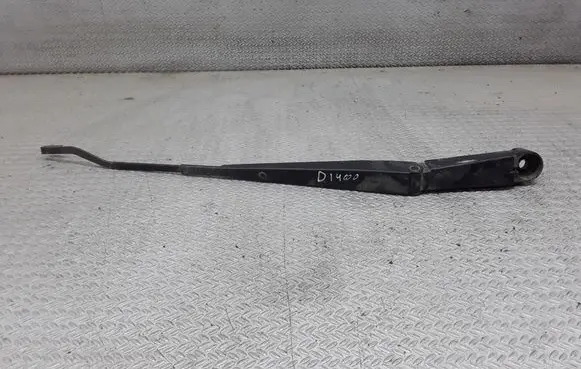 Nissan Navara D40 Front wiper blade arm