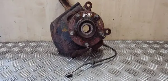 Nissan X-Trail T31 Front wheel hub