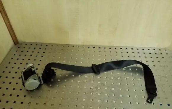 BMW X3 E83 Front seatbelt 34003070B