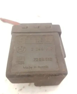 BMW 5 E39 Glow plug pre-heat relay 2246919
