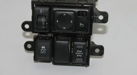 Nissan Juke I F15 Wing mirror switch