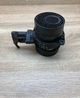 Volkswagen Multivan T5 Mass air flow meter 0281002461 074906461B