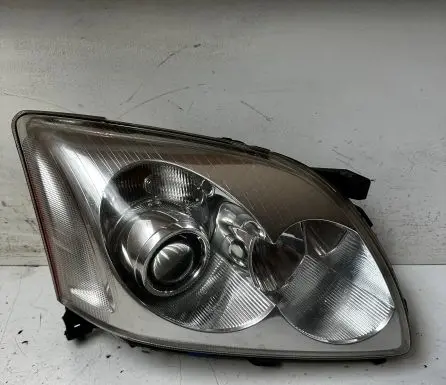 Toyota Avensis T250 Headlight/headlamp 0544