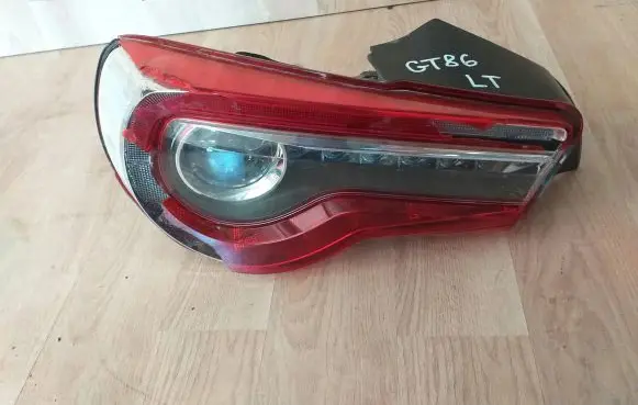 Toyota Avensis T270 Rear/tail lights