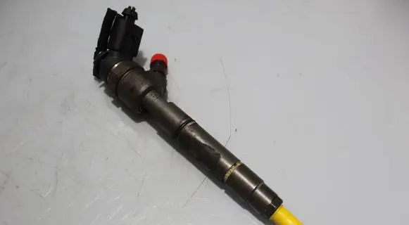 Mercedes-Benz A W169 Fuel injector 0445110167