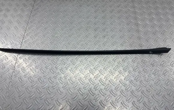 Seat Ateca Front door glass trim molding 575854320A 575854320
