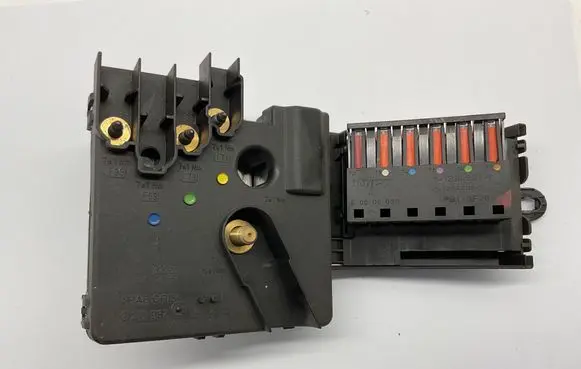 Mercedes-Benz E W211 Fuse module 2119820402 02262 022103
