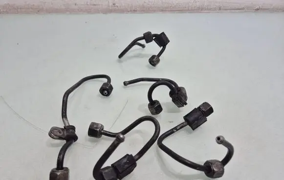 Skoda Fabia Mk2 (5J) Fuel injector supply line/pipe 