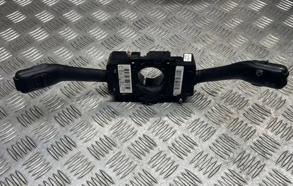 Volkswagen PASSAT B5.5 Wiper turn signal indicator stalk/switch 4B0953503H CZK0301202032