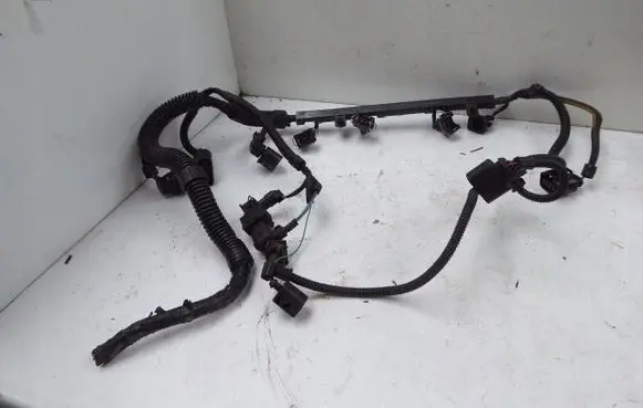 Volkswagen Golf IV Fuel injector wires 036971824A