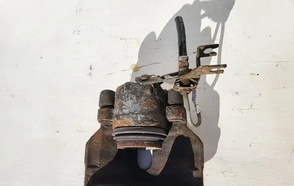Volkswagen PASSAT B5.5 Front brake caliper FS5306