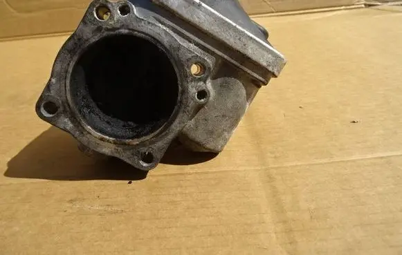 Volkswagen Golf V Throttle valve 036133062Q