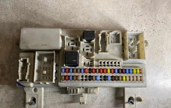 Volvo S40 Fuse module 8690719