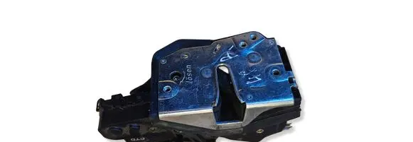 BMW 3 E46 Front door lock 8206408