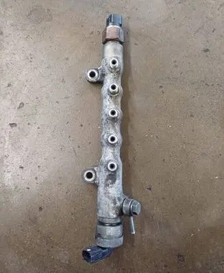 Toyota Avensis T270 Fuel main line pipe 8945820050