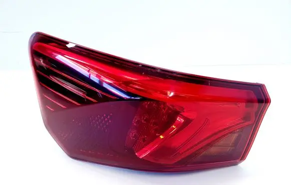 Toyota Avensis T270 Rear/tail lights 8156005300