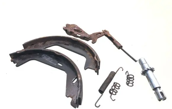 Volvo XC90 Handbrake/parking brake pads 90R011300