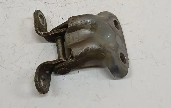 Subaru Forester SH Rear door lower hinge