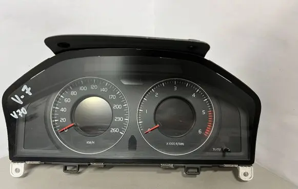 Volvo V70 Speedometer (instrument cluster) 36000411 36002195 69199660U