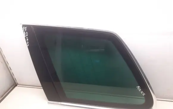 Volkswagen Touareg I Rear side window 7L6845297AJ
