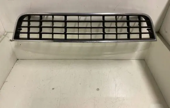 Audi A6 S6 C5 4B Front bumper lower grill 4B0807683L 113074