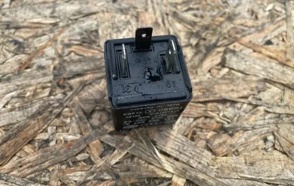 Volkswagen Golf III Other relay 191953227A