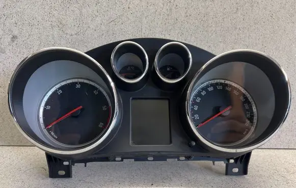 Speedometer (instrument cluster)