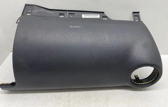 Nissan Note (E11) Airbag cover 682109U100 A27400 P10468