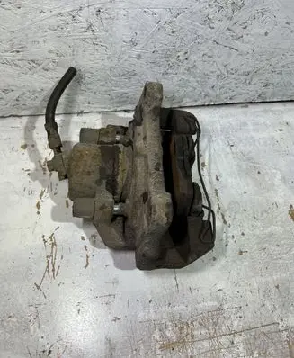 Volkswagen PASSAT B6 Front brake caliper