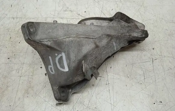BMW X1 E84 Engine mounting bracket 676457405